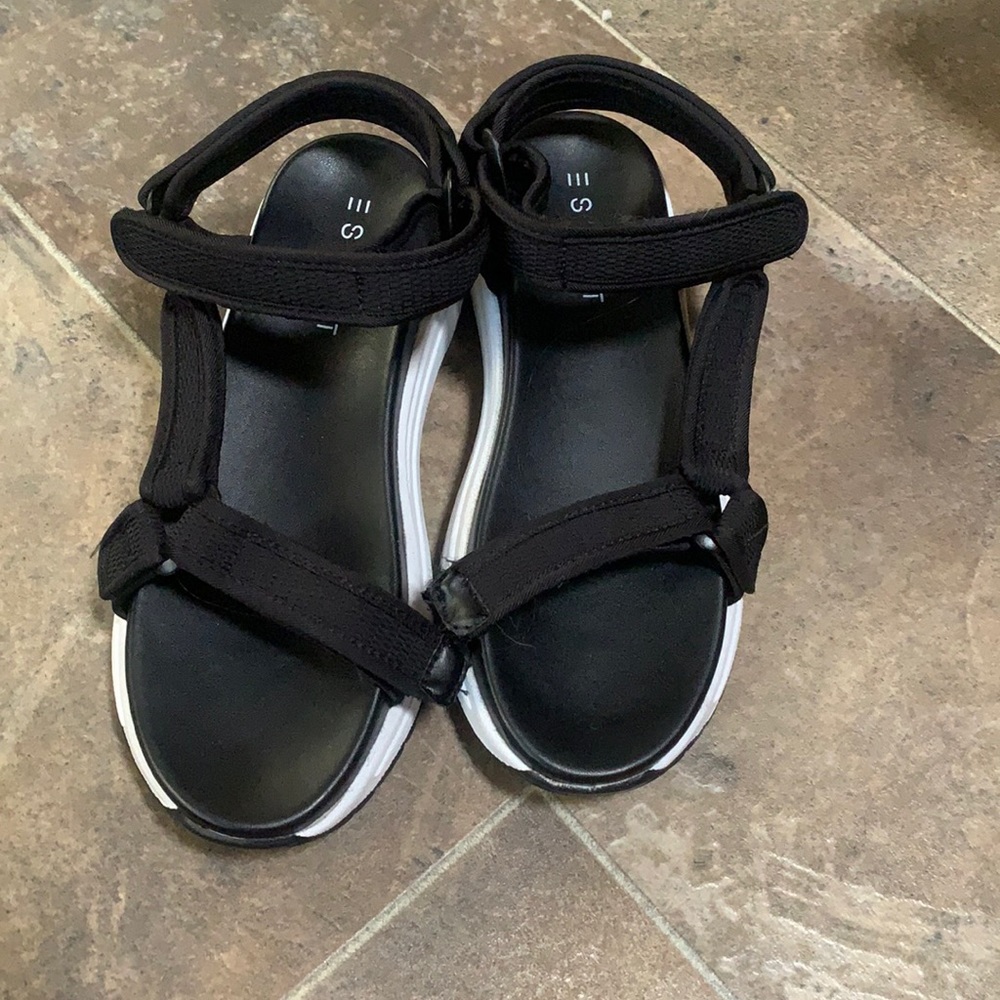 ESPRIT Flatform Sandal Sz. 8.5 NWOT